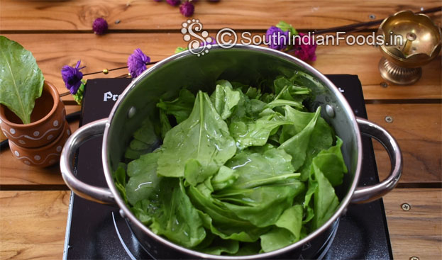 aloo palak step 1