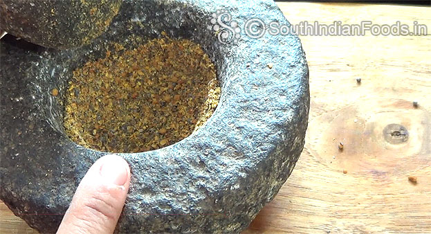 Coarsely ground fenugreek mustard powder ready