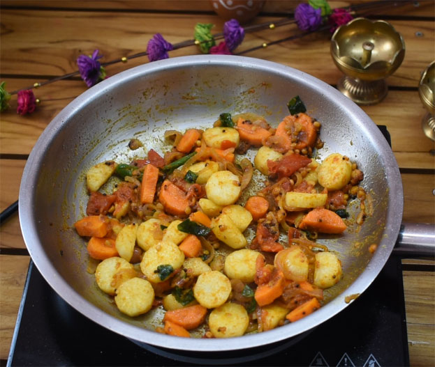 Carrot mullangi sambar step 6