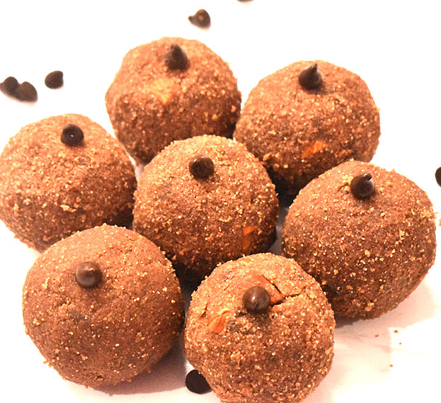 Soft suji chocolate laddu