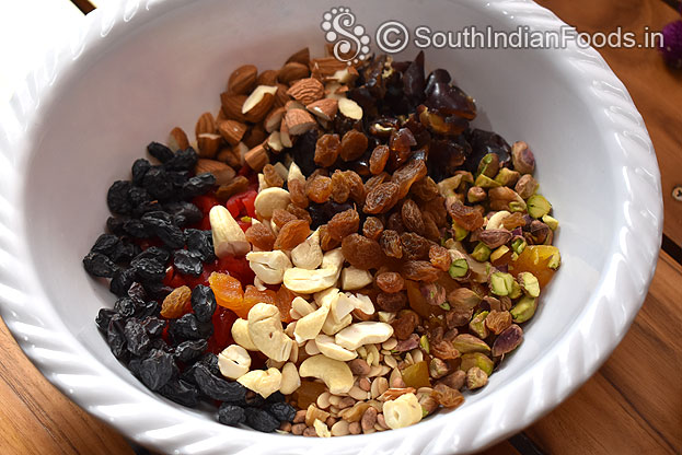 Cashews, dried black grapes, raisins, walnuts