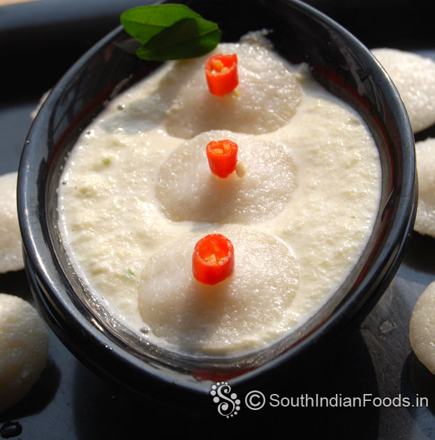 Coconut chutney with mini idli for kids