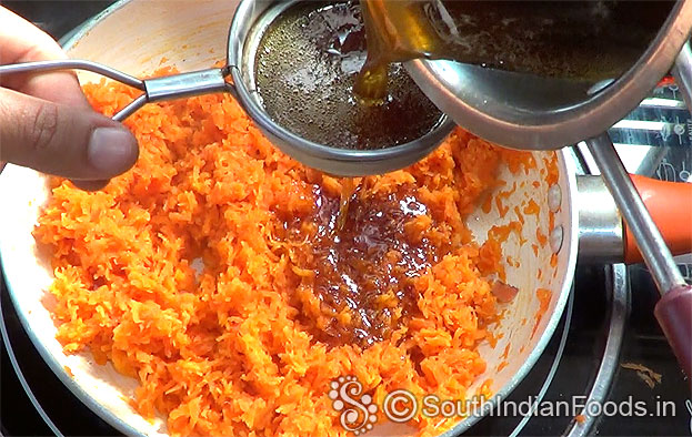 Strain jaggery without lumps