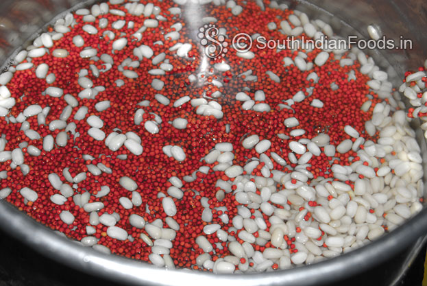Soaked urad dal & whole ragi