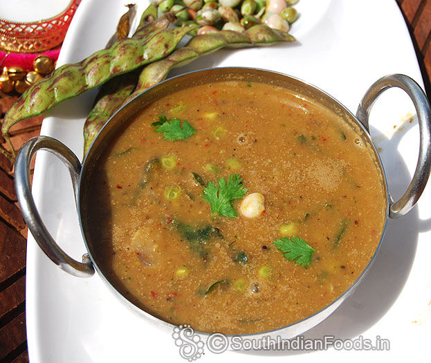 Green tuvar dal curry
