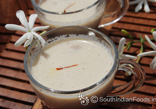 Garnish with saffron, serve hot