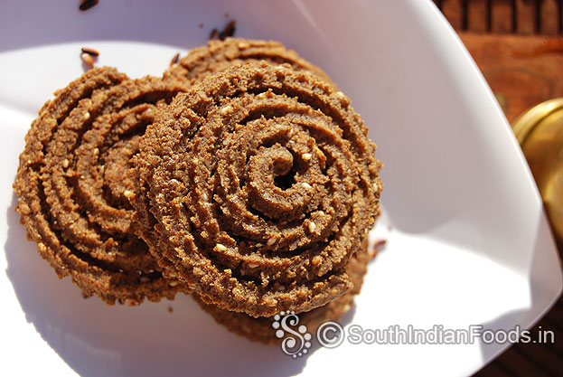 Kavuni rice murukku