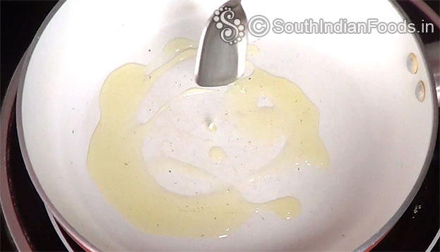 Heat 2 tbsp oil