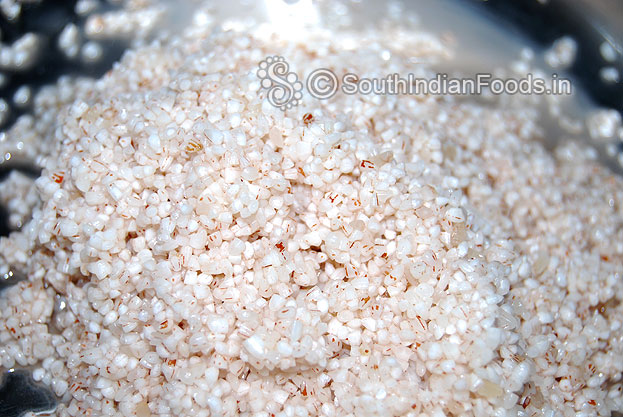Soaked broken red rice