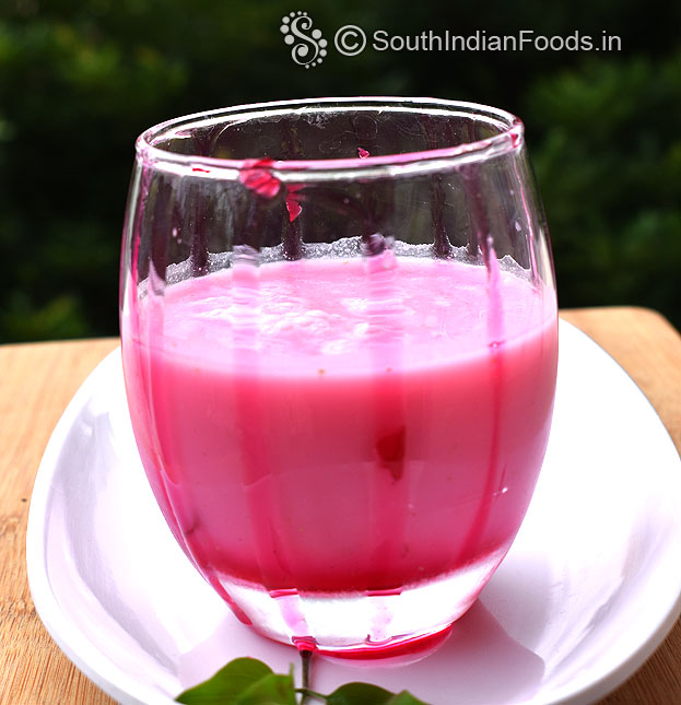Pour rose lassi