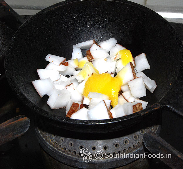 Ghee roast coconut pieces