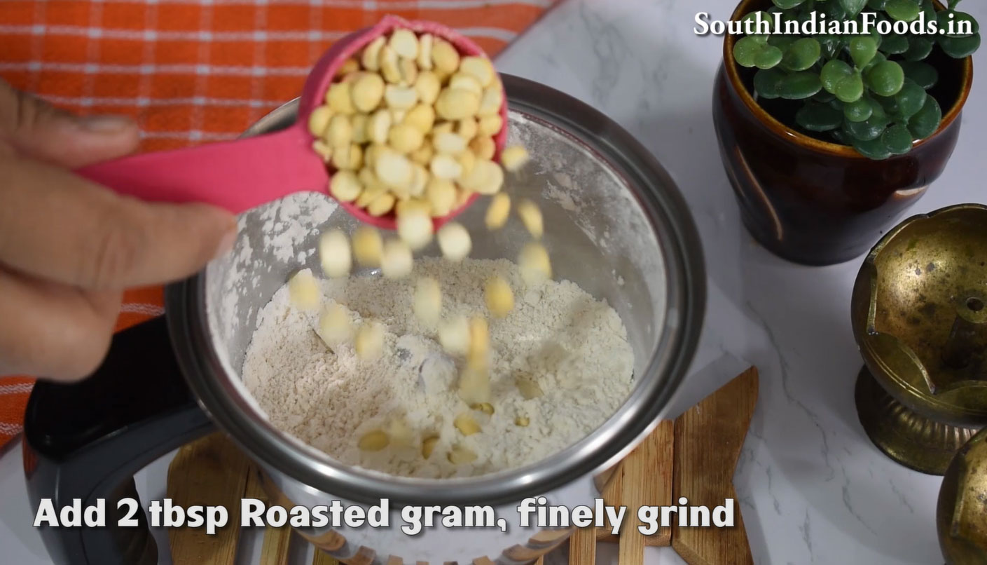 Idli Arisi Thenkuzhal murukku11