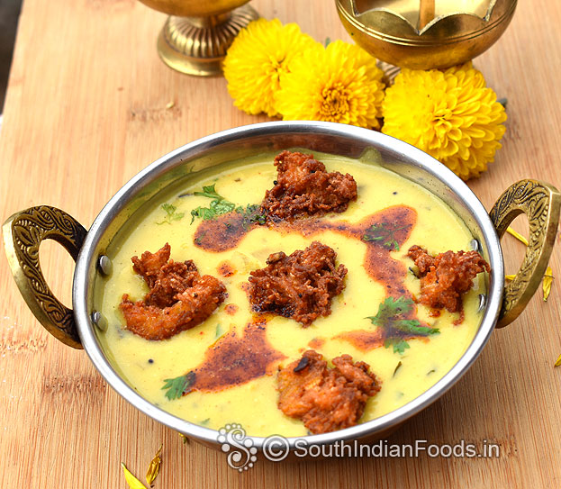 Kadalai maavu pakoda kulambu