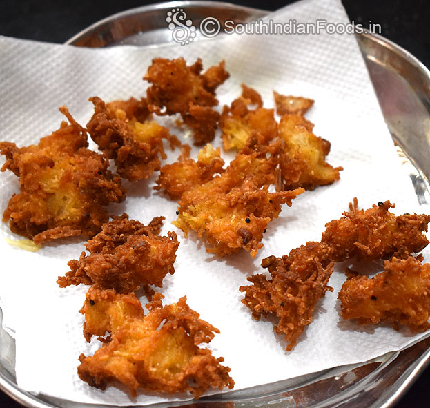 Crispy pakoda ready, drain on absorbent paper