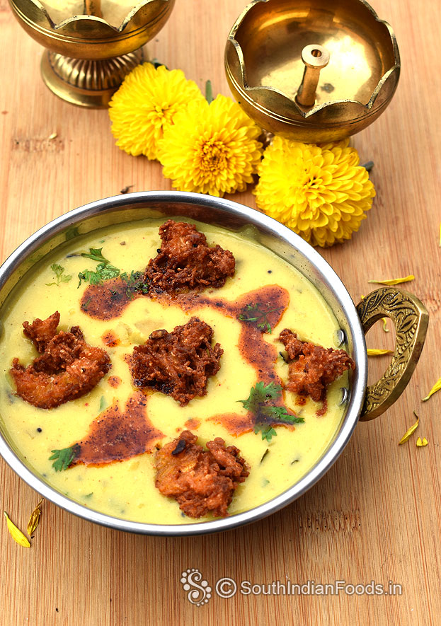 Delicious kadhi pakoda ready