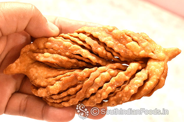 Leaf twist namakpara