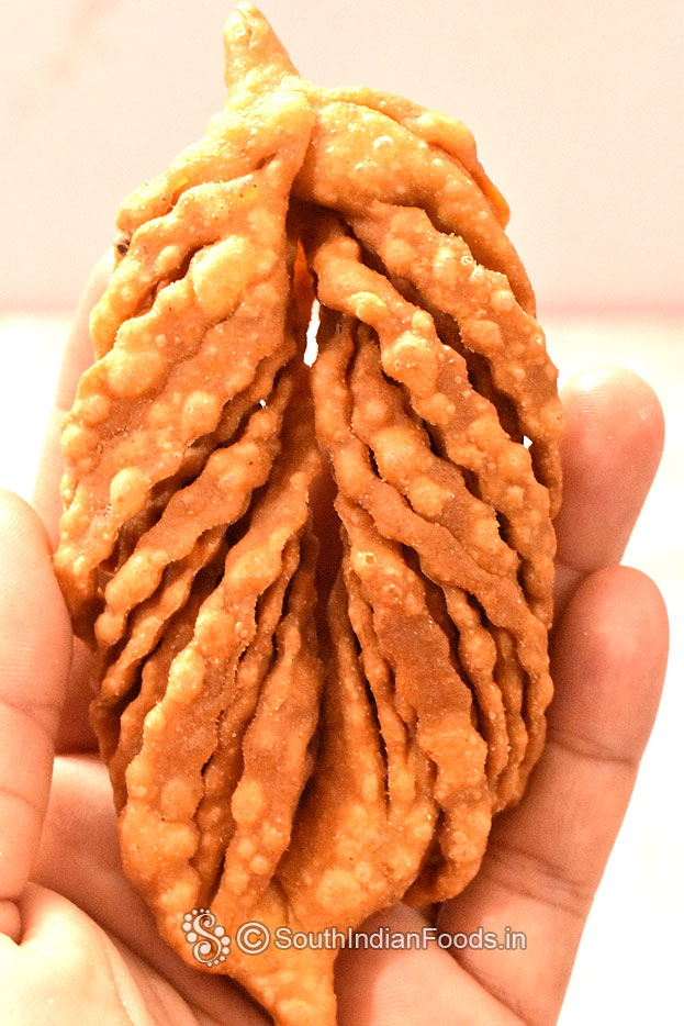 Leaf twist namakpara