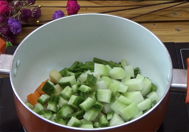 Add Ridge gourd [Peerkangai in tamil]