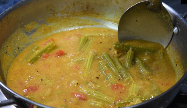 Murungaikkai arachu vitta kuzhambu step 13