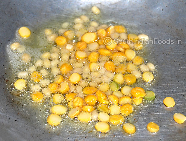 Roast bengal gram and urad dal