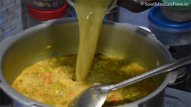 Murungaikkai arachu vitta kuzhambu step 1