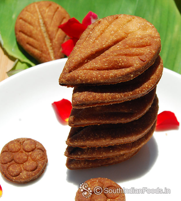 Thekua sweet, let it cool, store in an airtight container, use within 2 weeks
