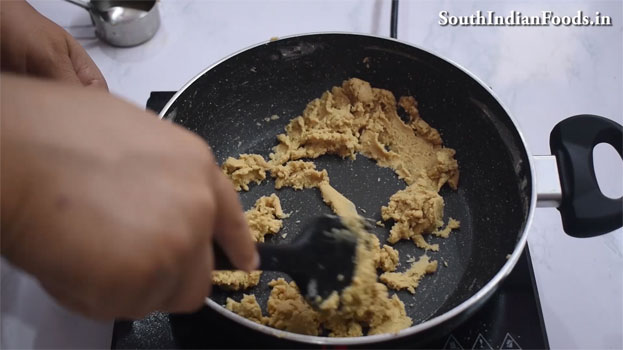 Godhumai karuppatti halwa step 5