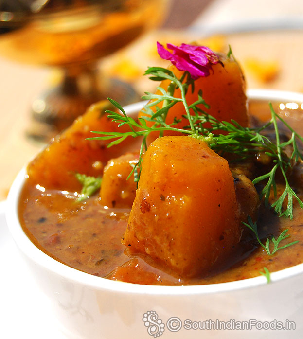 Yellow pumpkin curry for rice