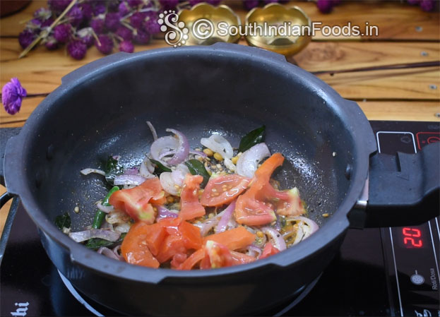 Heat pressure cooker, add 2 tbsp oil