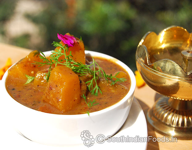 Yellow pumpkin tamarind curry
