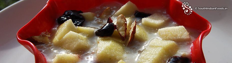 Oats with blueberry jam and apples