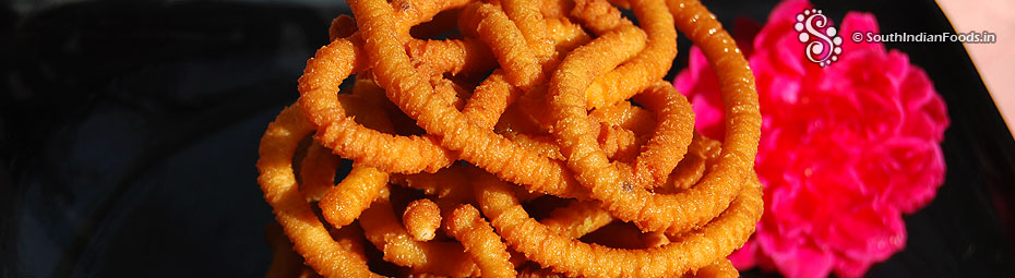 Traditional thenkuzhal arisi murukku