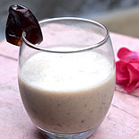 Simple dates milkshake