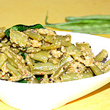 Kothavarangai milagu poricha kootu